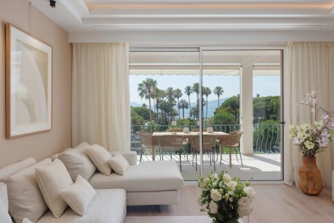 2 dormitorios Apartment en Cannes, France No. 67357 4