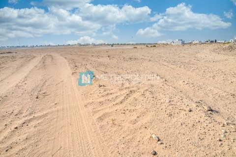 2736m² Land in Mohamed Bin Zayed City, UAE No. 6000 3