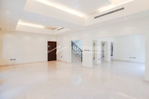 5 bedrooms Villa in Abu Dhabi, UAE No. 4088 16