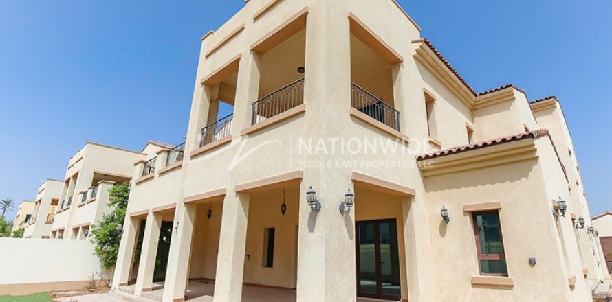 5 bedrooms Villa in Abu Dhabi, UAE No. 4088