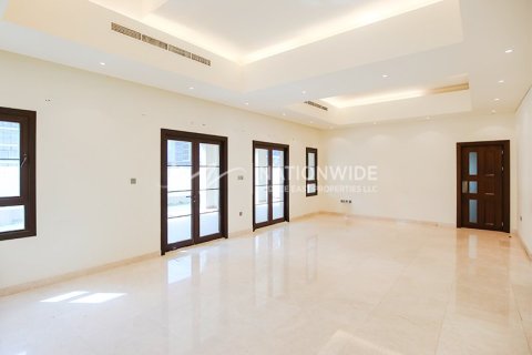 5 dormitorios Villa en Abu Dhabi, UAE No. 4088 10