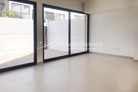 5 bedrooms Townhouse in Abu Dhabi, UAE No. 4087 1