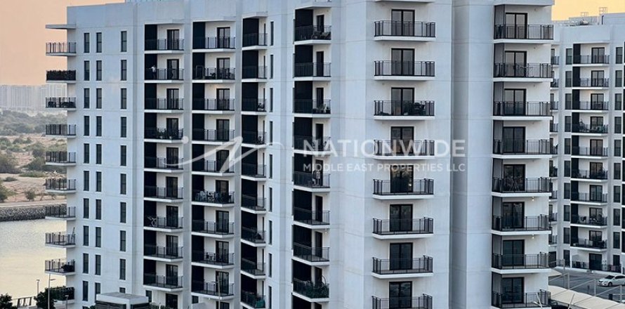 3 dormitorios Apartment en  Yas Island, UAE No. 3482