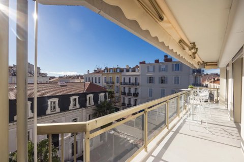 2 dormitorios Apartment en Cannes, France No. 68002 4