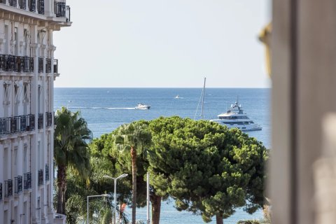 2 dormitorios Apartment en Cannes, France No. 68017 1