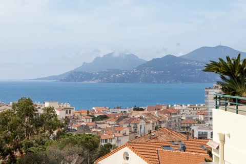 3 dormitorios Apartment en Cannes, France No. 68013 3