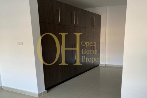 3 bedrooms Apartment in Al Reef, UAE No. 8360 6