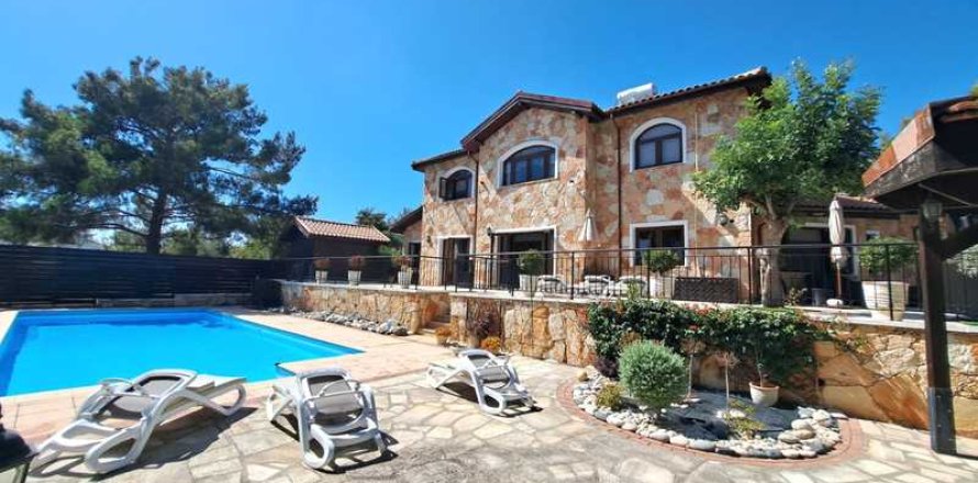 6 bedrooms Villa in Souni–Zanatzia, Cyprus No. 65500