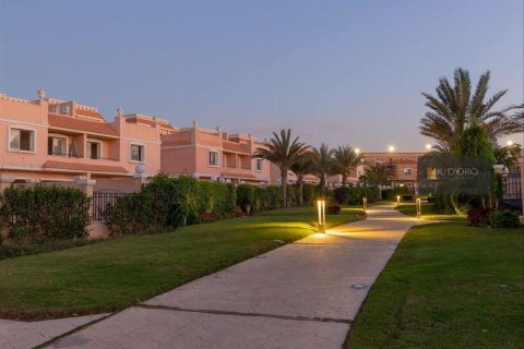 6 bedrooms Villa in Al Shorouk City, Egypt No. 39027 11