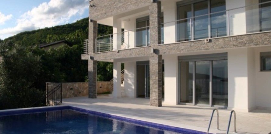 4 bedrooms House in Herceg Novi, Montenegro No. 66858