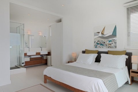 4 bedrooms Villa in Riviere Noire, Mauritius No. 60965 8