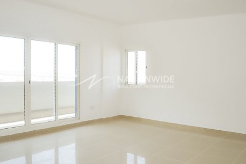 3 dormitorios Apartment en Al Reef, UAE No. 3282 2