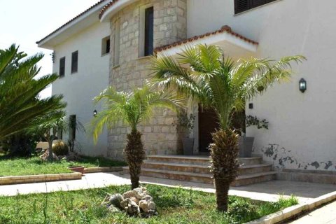 3 bedrooms Villa in Pyrgos, Cyprus No. 75802 4