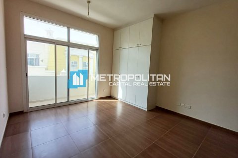 4 dormitorios Townhouse en Khalifa City, UAE No. 6702 3