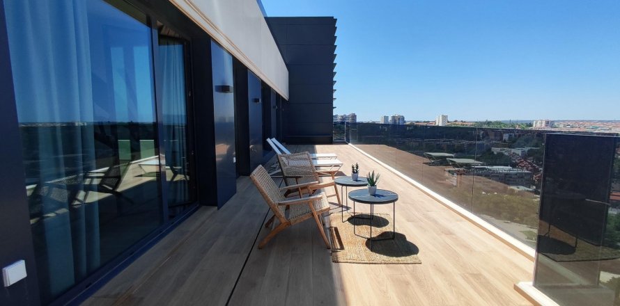 3 dormitorios Penthouse en Madrid, Spain No. 27844