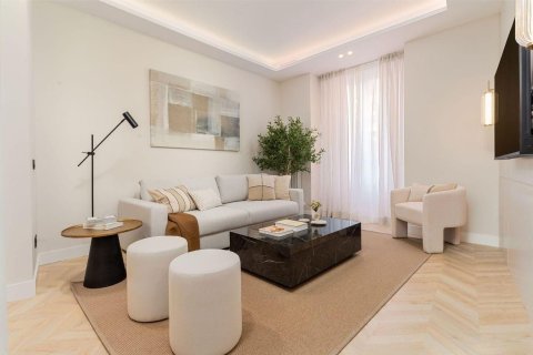 3 dormitorios Apartment en Madrid, Spain No. 27504 1