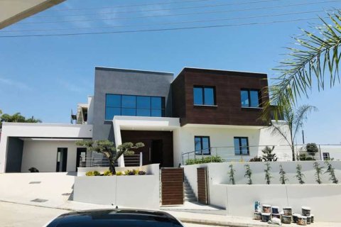 6 bedrooms Villa in Limassol, Cyprus No. 52639 1