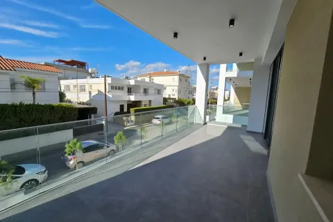 2 bedrooms Apartment in Limassol, Cyprus No. 32404 10