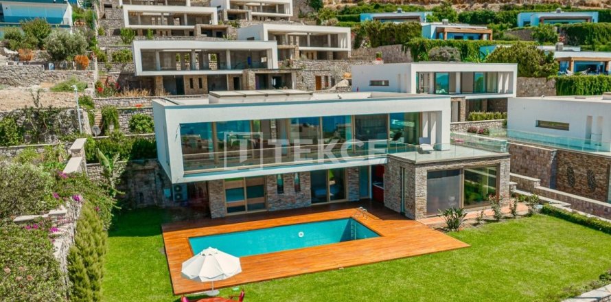 4+1 Villa in Bodrum, Turkey No. 13003