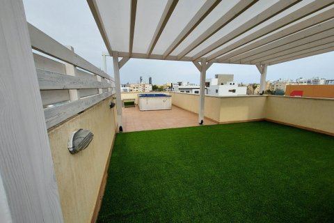 2 bedrooms Apartment in Germasogeia, Cyprus No. 53302 4