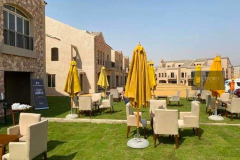 4 bedrooms Townhouse in New Cairo, Egypt No. 39110 10