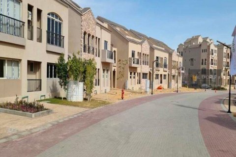 4 bedrooms Townhouse in New Cairo, Egypt No. 39110 2