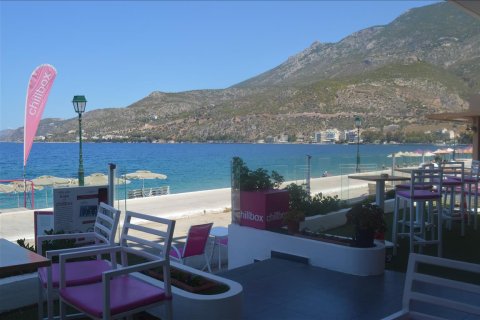 209m² Negocio en Loutraki, Greece No. 59146 4