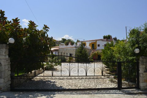 3 bedrooms House in Chania, Greece No. 24116 2