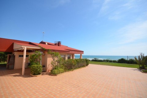 7 bedrooms Villa in Torrevieja, Spain No. 27530 1