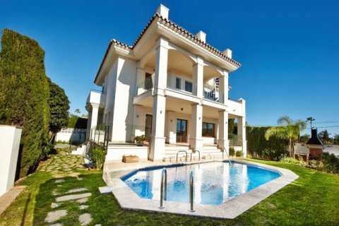 5 bedrooms House in Malaga, Spain No. 26499 1