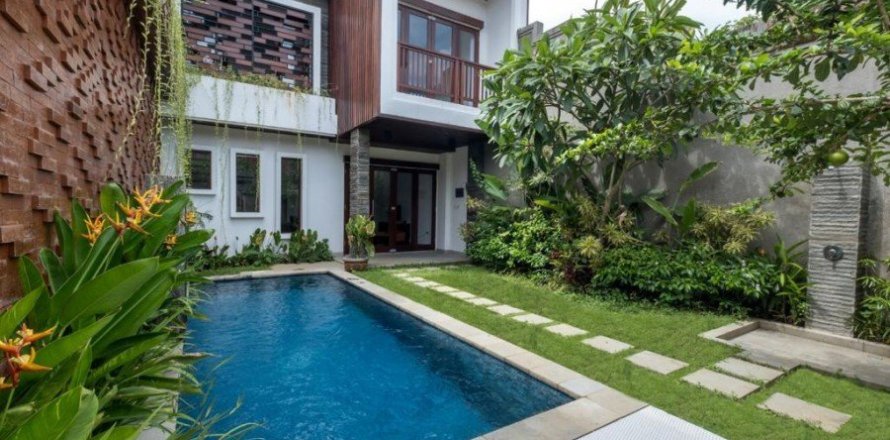 3 bedrooms Villa in Jimbaran, Indonesia No. 23185