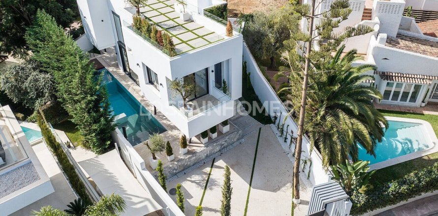 5 dormitorios Villa en Marbella, Spain No. 25718