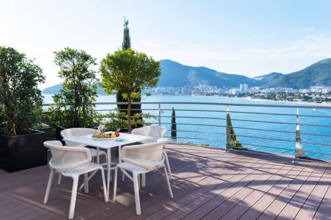 3 dormitorios Penthouse en Budva, Montenegro No. 66974 14