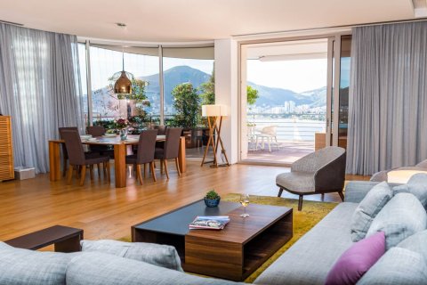 3 dormitorios Penthouse en Budva, Montenegro No. 66974 1