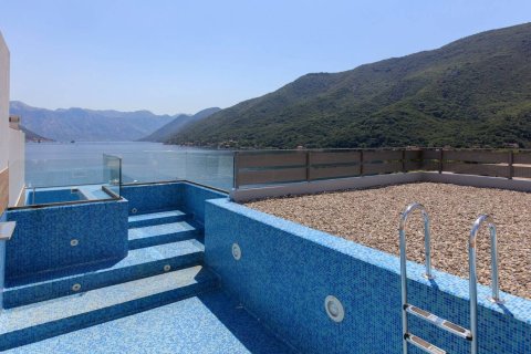 3 bedrooms Villa in Kotor, Montenegro No. 66964 5