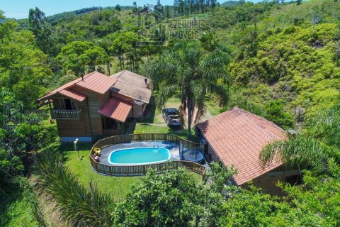 3 bedrooms Villa in Palhoca, Brazil No. 62399 1