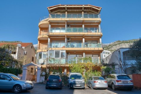 2 chambres Appartement à Budva, Montenegro No. 62389 1