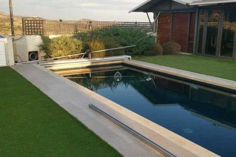 4 bedrooms House in Mesa Geitonia, Cyprus No. 77136 9