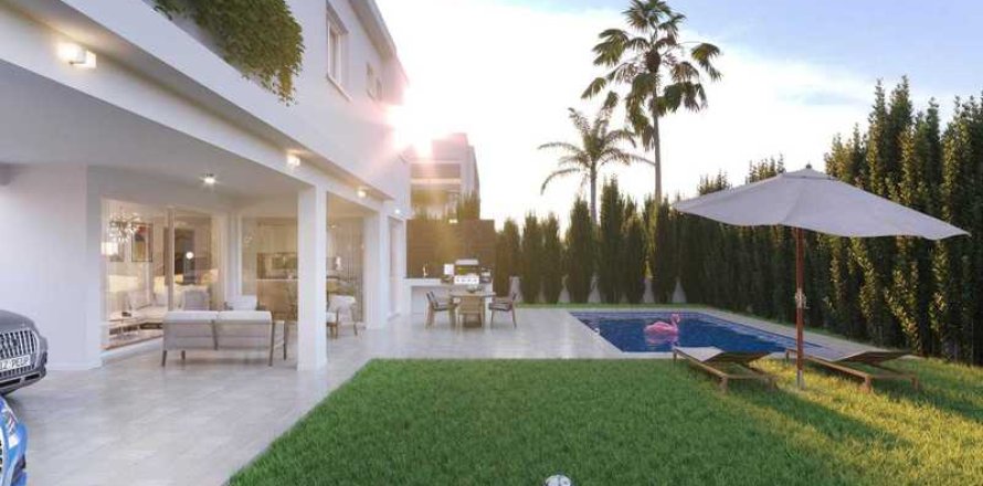 4 bedrooms Villa in Ayia Napa, Cyprus No. 31976