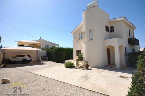 3 bedrooms Villa in Pegeia, Cyprus No. 39128 2