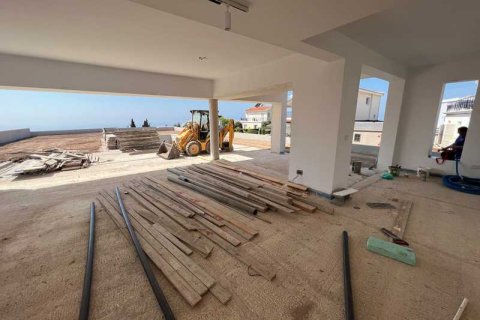 4 bedrooms Villa in Pegeia, Cyprus No. 63455 4