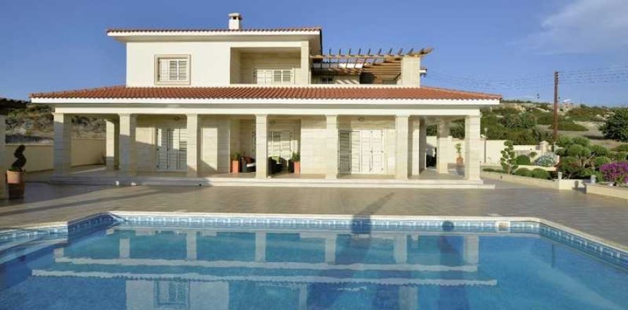 8 bedrooms Villa in Pegeia, Cyprus No. 65436