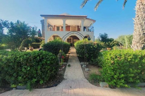 5 dormitorios House en Pervolia, Cyprus No. 73673 3