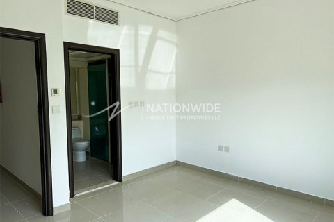 3 bedrooms Villa in Abu Dhabi, UAE No. 4145 5