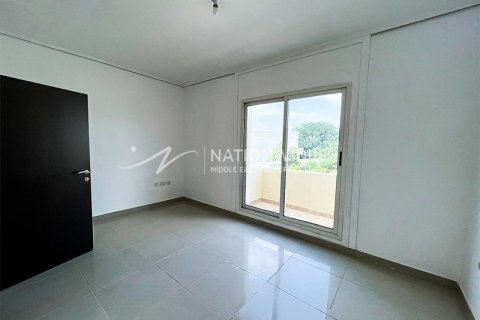 3 bedrooms Villa in Abu Dhabi, UAE No. 4145 6