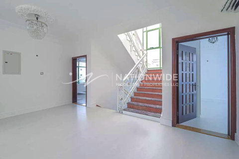 14 bedrooms Villa in Abu Dhabi, UAE No. 4204 16