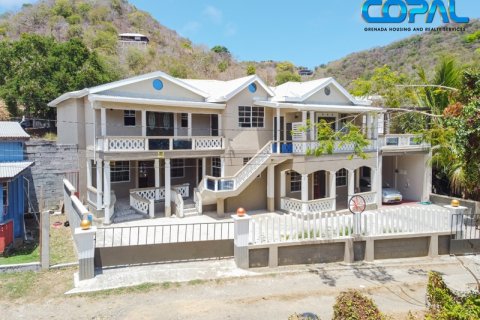 3 bedrooms House in Carriacou, Grenada No. 53173 1