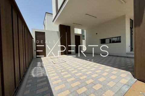 4 dormitorios Villa en Abu Dhabi, UAE No. 72505 4