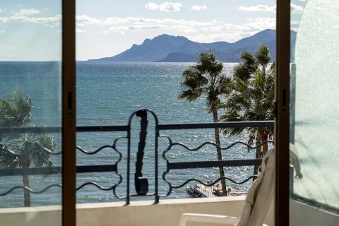 2 dormitorios Apartment en Cannes, France No. 68051 4