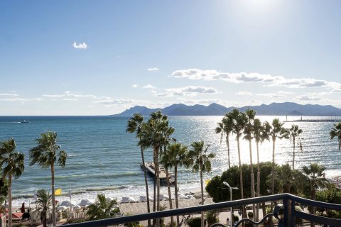 2 dormitorios Apartment en Cannes, France No. 68052 4